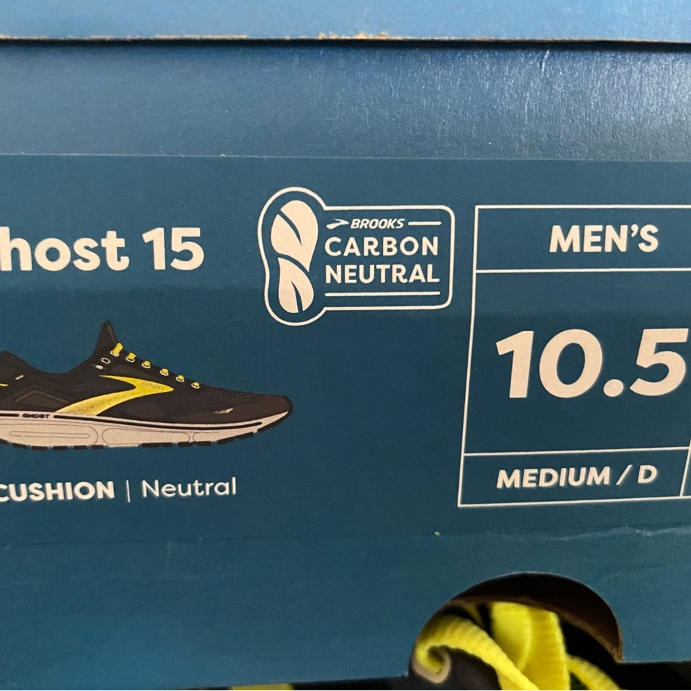 Brooks Ghost sneakers size 10.5-mens